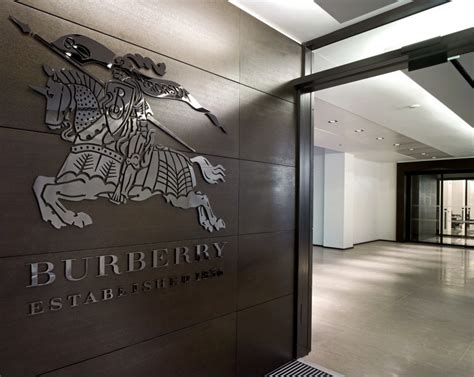 burberry head office uk.